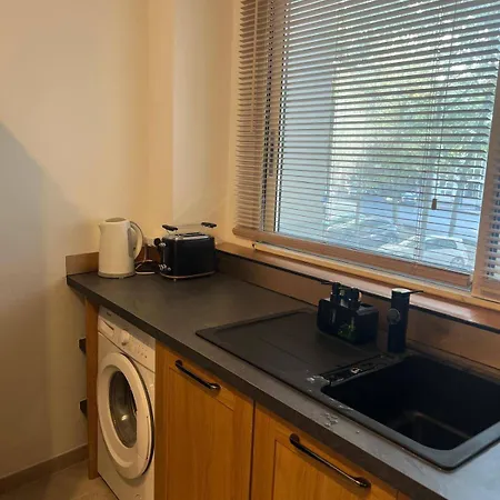 Moderne 43 M2 Au Coeur De Montpellier, Tramway Au Pied De L'immeuble, Parking Public, Ideal Pour 1 A 3 Personnes